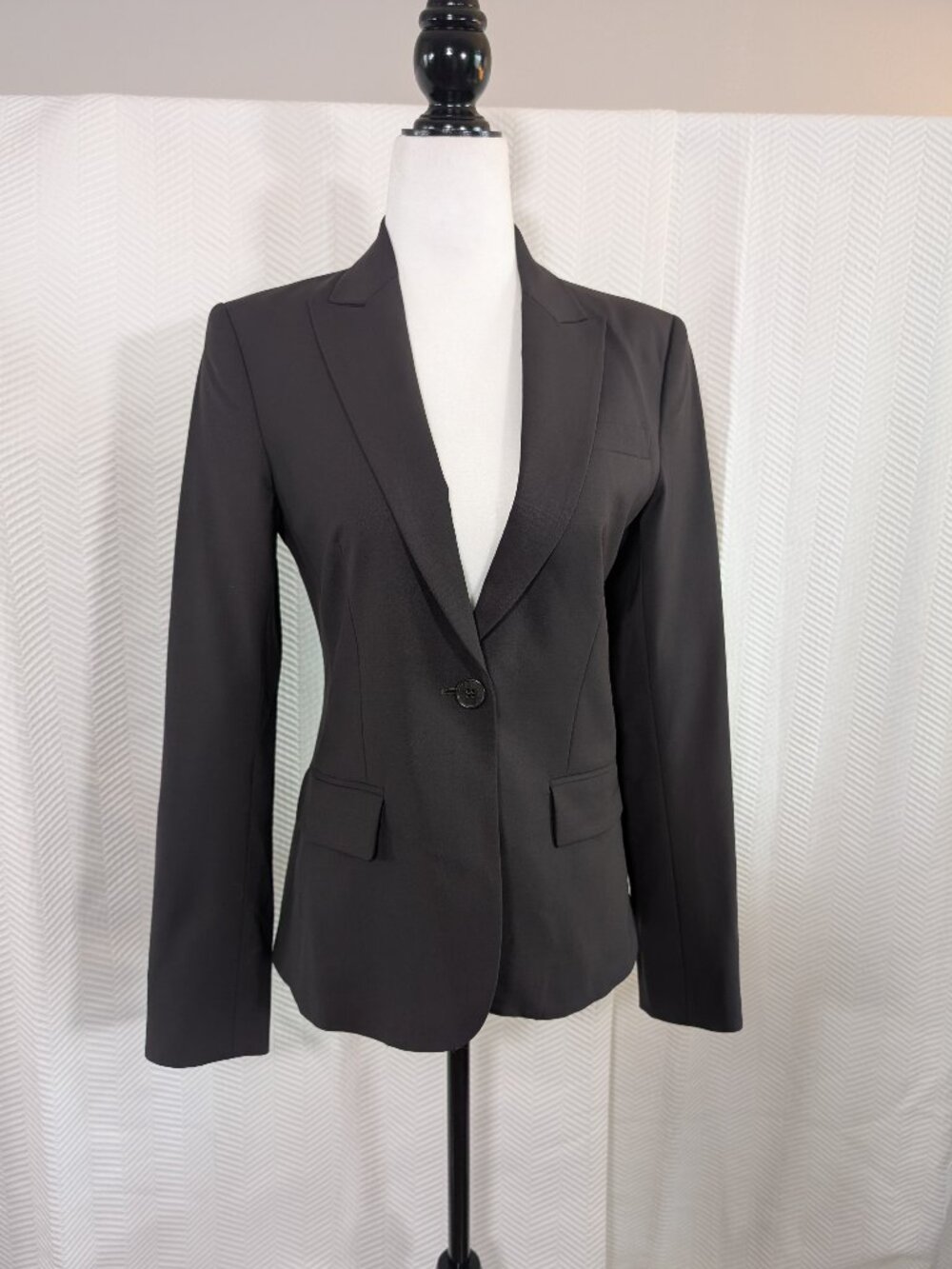 Theory Black Wool Blazer Tailored Structured Size 2 Office Classic Minimalist